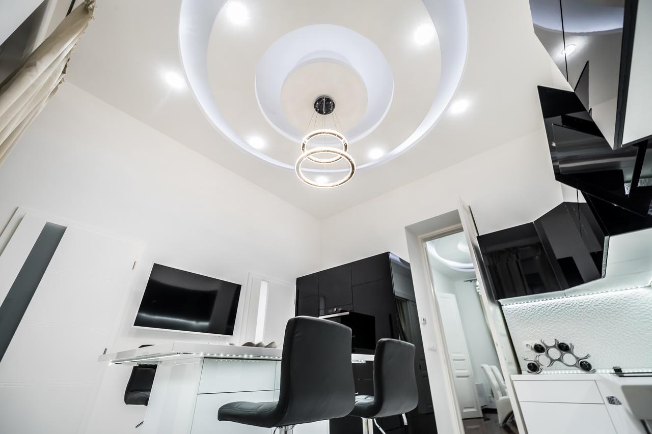 Opera Balkony Luxury Apartment With Free Parking 부다페스트 외부 사진